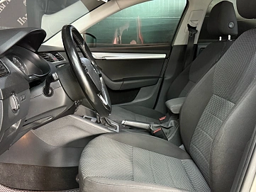 Skoda Octavia, 2016г, передний привод, робот