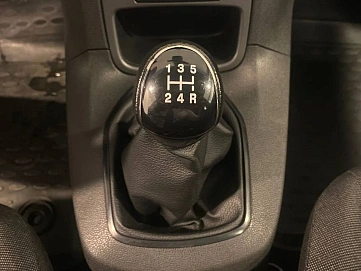 Ford Fiesta, 2015г, передний привод, механика