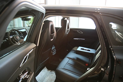 Hongqi HS3, 2025г, передний привод, робот