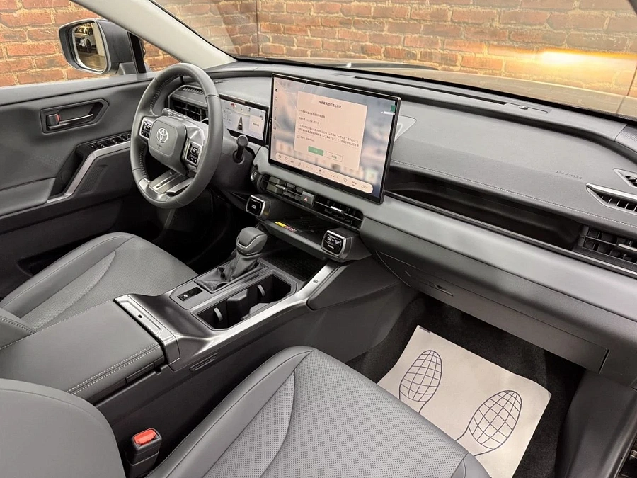 Toyota RAV4, 2026г., полный привод, вариатор