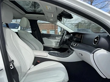 Mercedes-Benz E-Класс, 2022г, задний привод, автомат