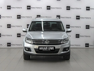 Volkswagen Tiguan, 2016г, передний привод, робот