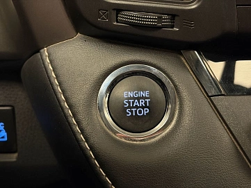 Toyota RAV4, 2019г, передний привод, автомат