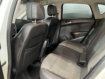Opel Astra, 2011г, передний привод, автомат