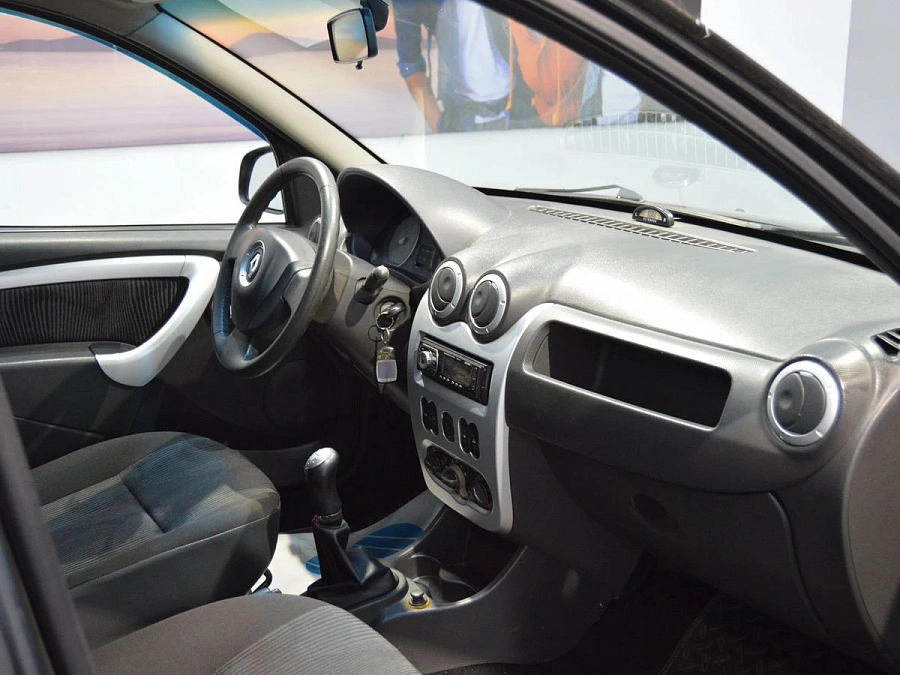 Renault Sandero, 2010г., передний привод, механика