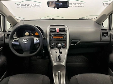 Toyota Auris, 2011г, передний привод, автомат