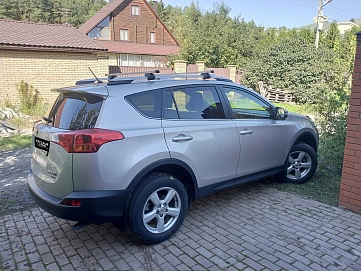 Toyota RAV4, 2014г, полный привод, вариатор