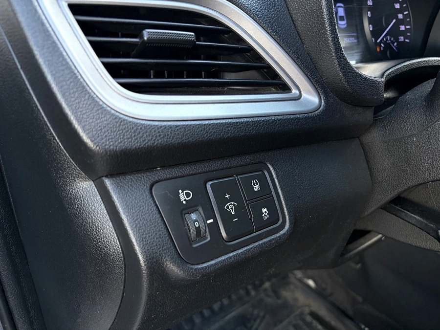 Hyundai Solaris, 2019г., передний привод, автомат