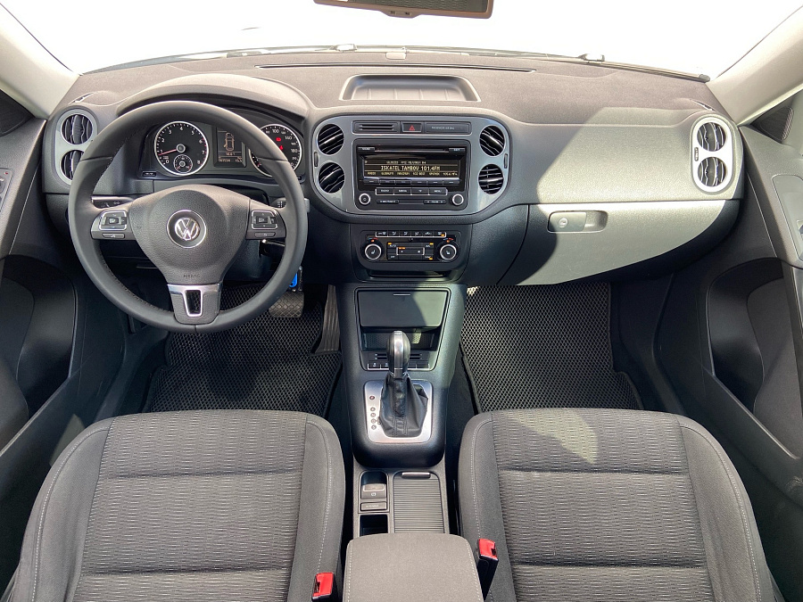 Volkswagen Tiguan, 2014г., передний привод, робот