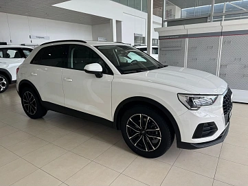 Audi Q3, 2020г, передний привод, робот