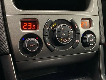 Peugeot 308, 2011г, передний привод, автомат