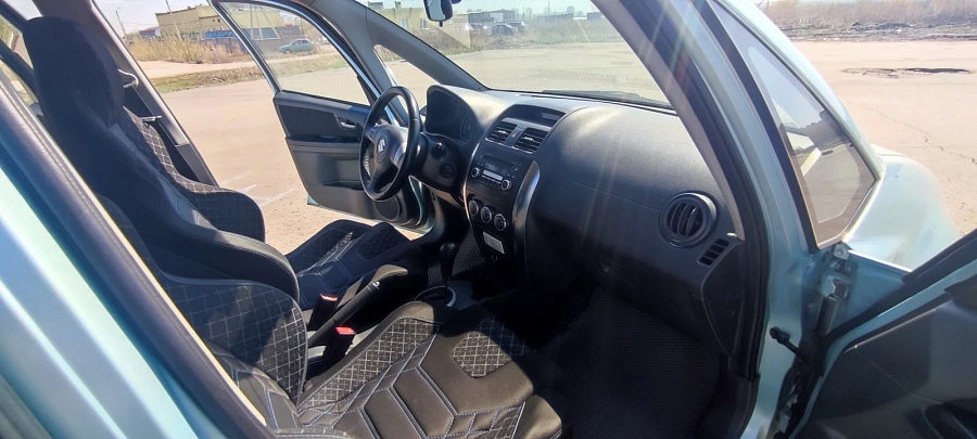 Suzuki SX4, 2008г., передний привод, автомат