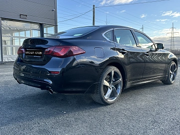 Infiniti Q70, 2015г, полный привод, автомат