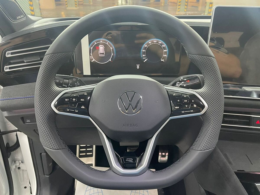 Volkswagen Tiguan, 2024г., полный привод, робот