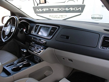 Kia Carnival, 2018г, передний привод, автомат