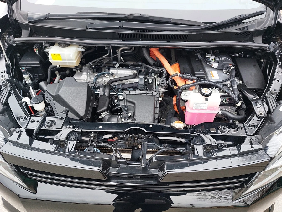 Toyota Voxy, 2017г., передний привод, вариатор