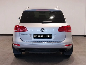 Volkswagen Touareg, 2013г, передний привод, автомат