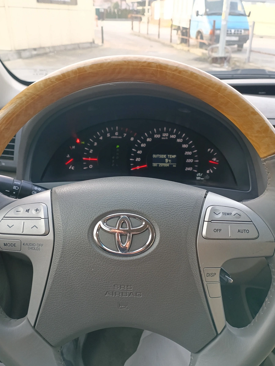 Toyota Camry, 2006г., передний привод, автомат