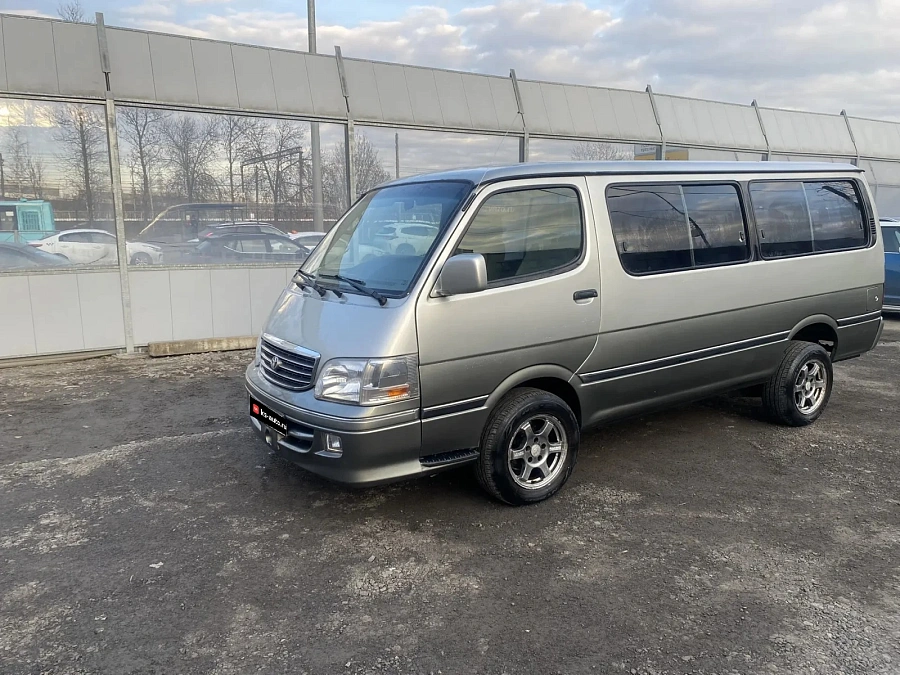Toyota HiAce, 2004г., задний привод, механика