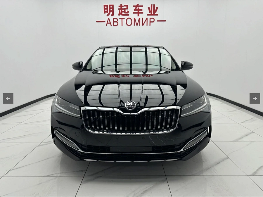 Skoda Superb, 2022г., передний привод, робот