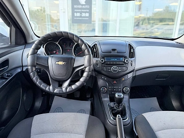 Chevrolet Cruze, 2013г, передний привод, механика