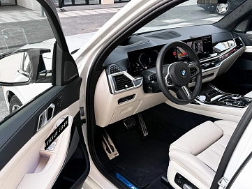 BMW X7, 2025г, полный привод, автомат