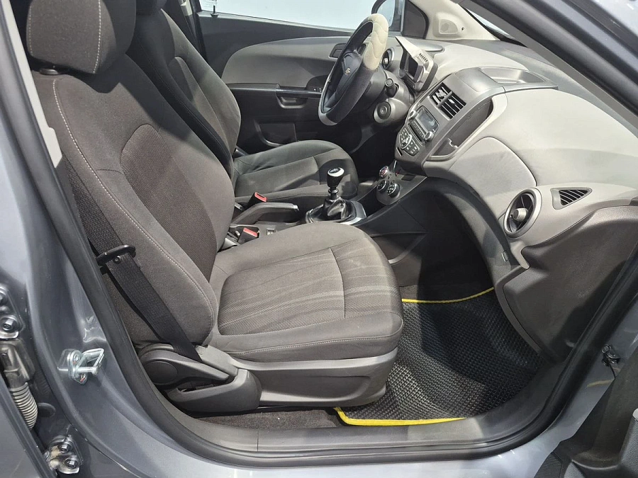 Chevrolet Aveo, 2013г., передний привод, механика