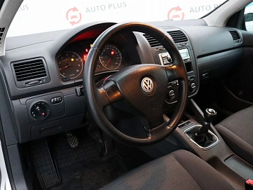 Volkswagen Golf, 2006г, передний привод, механика