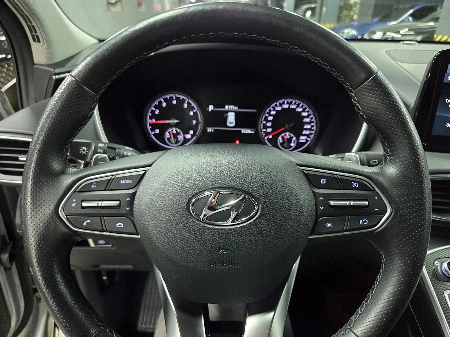 Hyundai Santa Fe, 2023г., полный привод, автомат