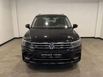 Volkswagen Tiguan, 2019г, передний привод, автомат
