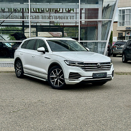 Volkswagen Touareg, 2020г, передний привод, автомат
