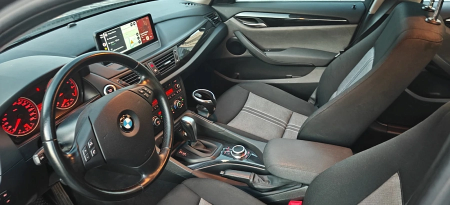 BMW X1, 2011г., задний привод, автомат