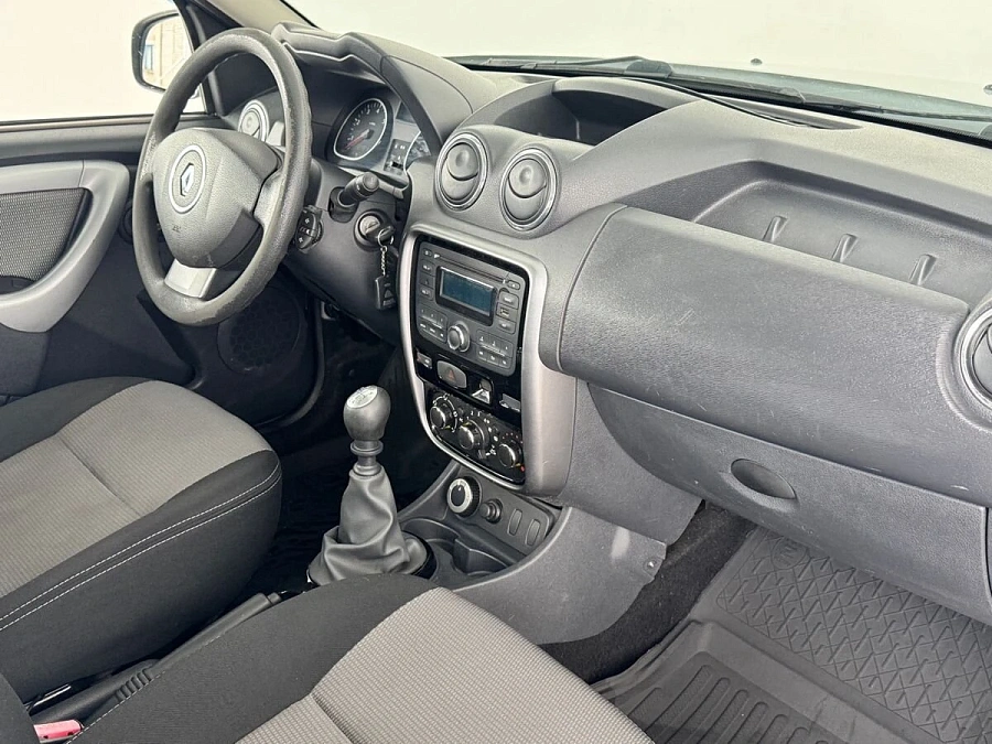Renault Duster, 2012г., передний привод, механика