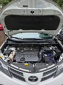 Toyota RAV4, 2015г, полный привод, вариатор