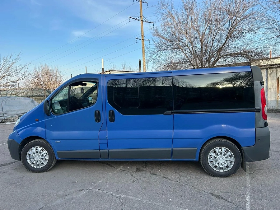 Opel Vivaro, 2009г., передний привод, механика