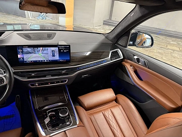 BMW X7, 2023г, полный привод, автомат