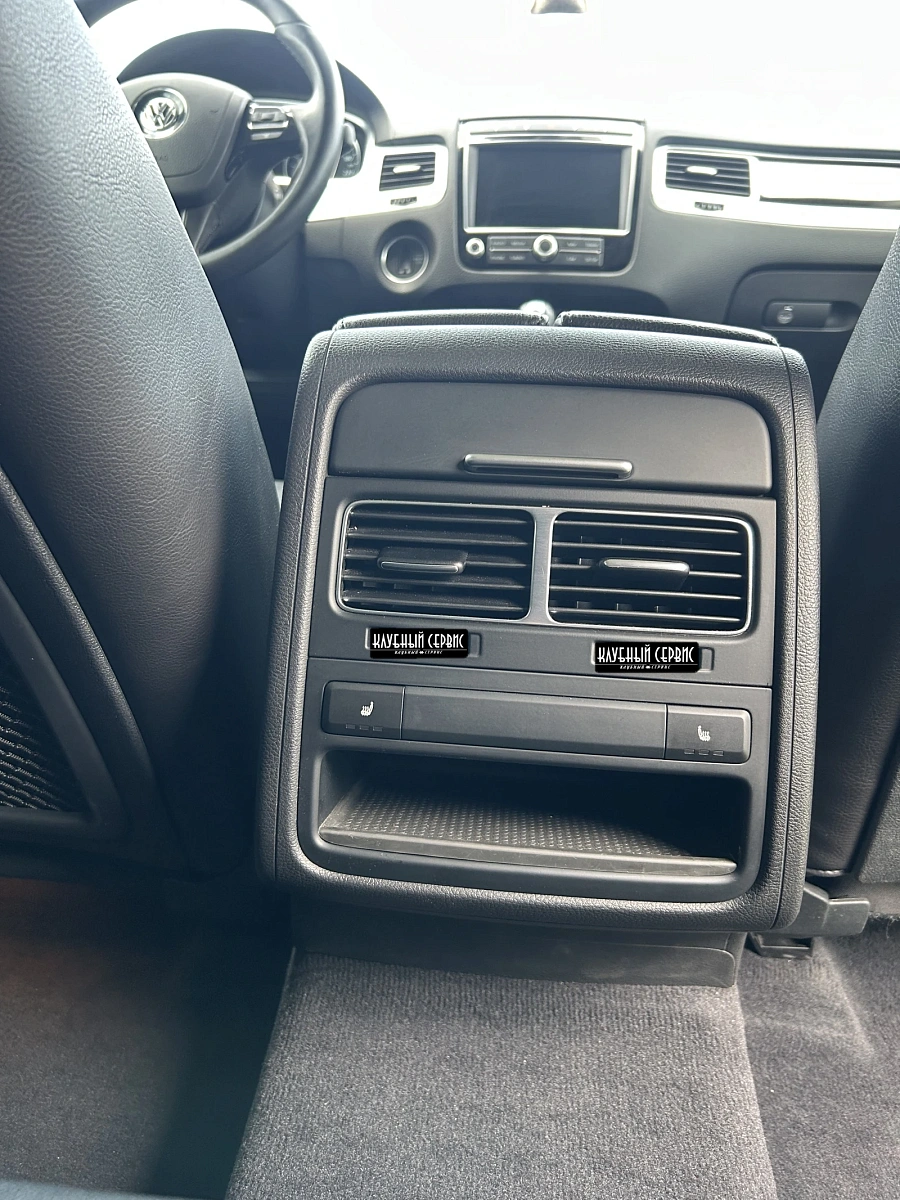 Volkswagen Touareg, 2016г., полный привод, автомат