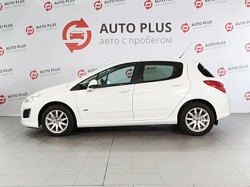 Peugeot 308, 2011г, передний привод, механика