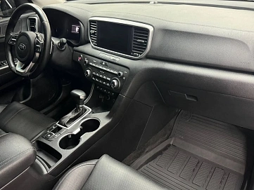 Kia Sportage, 2021г, передний привод, робот