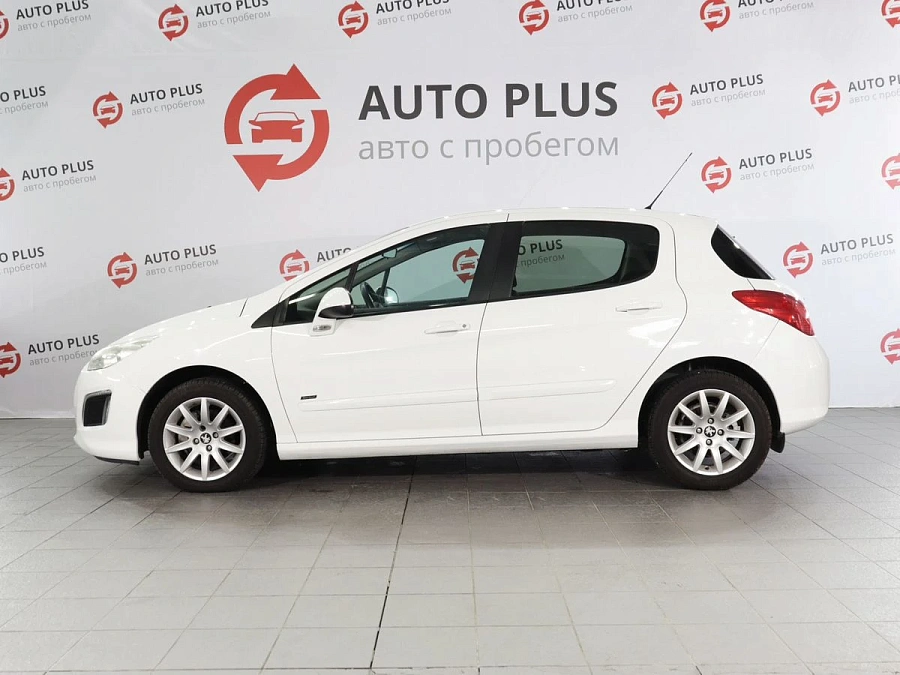 Peugeot 308, 2011г., передний привод, механика