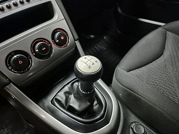 Peugeot 308, 2011г, передний привод, механика