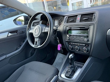 Volkswagen Jetta, 2012г, передний привод, автомат