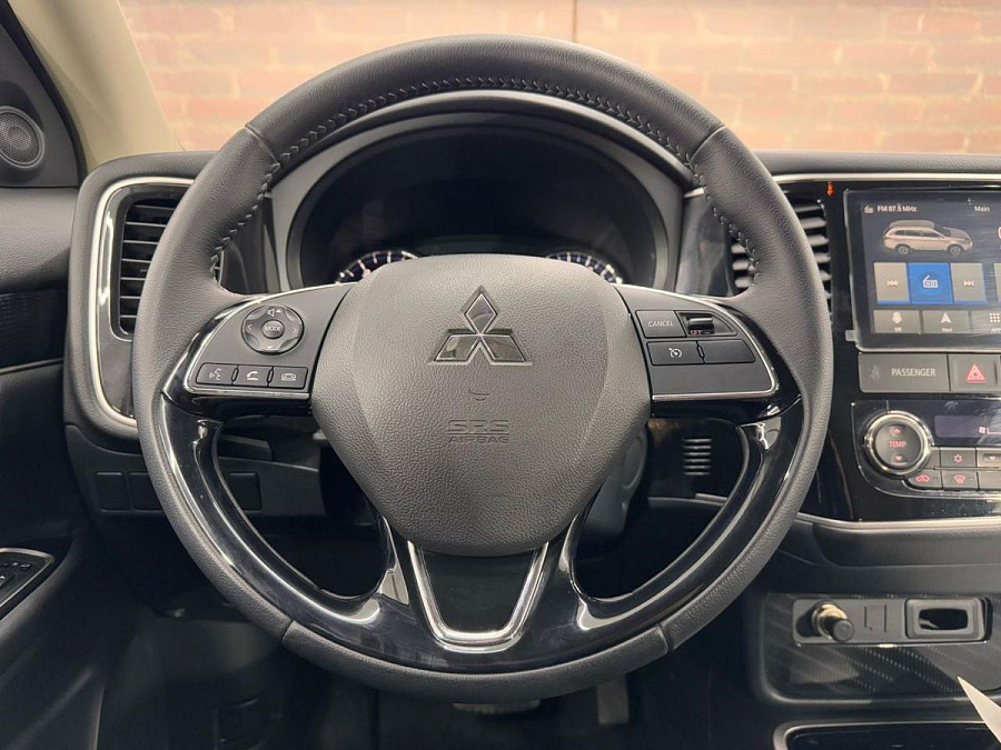 Mitsubishi Outlander, 2022г., передний привод, вариатор