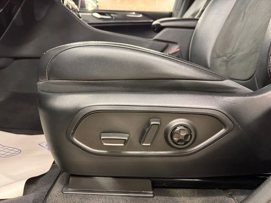 Jeep Grand Cherokee, 2021г., задний привод, автомат