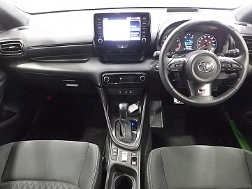 Toyota Yaris, 2021г, передний привод, вариатор