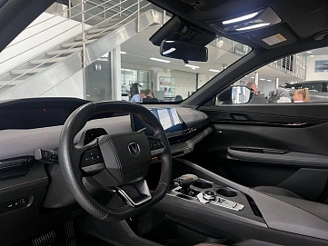 Changan UNI-V, 2023г., передний привод, робот