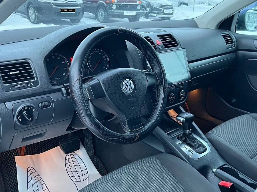 Volkswagen Jetta, 2006г., передний привод, автомат