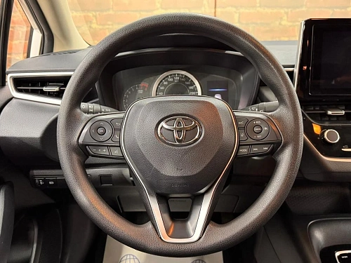 Toyota Corolla, 2022г, передний привод, вариатор