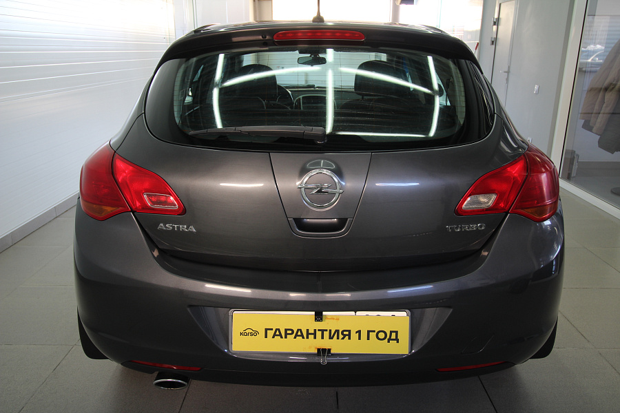 Opel Astra, 2012г., передний привод, автомат