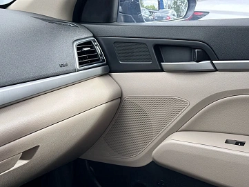 Hyundai Elantra, 2018г, передний привод, автомат